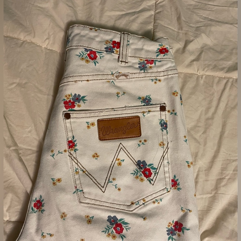 Wrangler Billabong collab flower jeans size 24